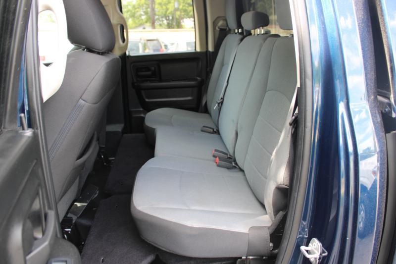 RAM 1500 Classic Tradesman 4x2 Quad Cab 6'4" Box 2023
