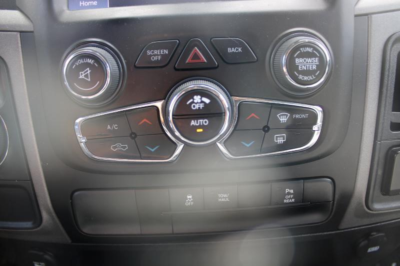 RAM 1500 Classic Tradesman 4x2 Quad Cab 6'4" Box 2023