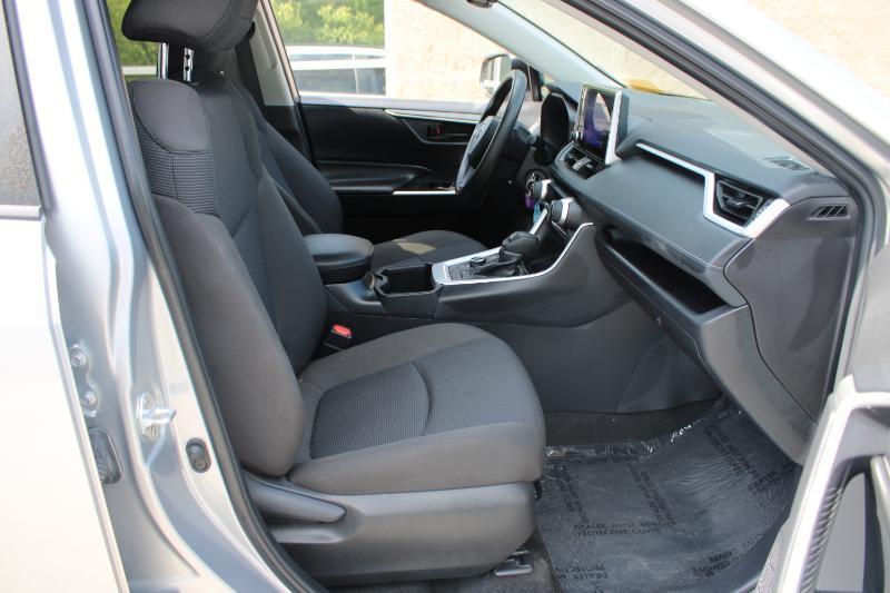 Toyota RAV4 Hybrid LE AWD (Natl) 2024