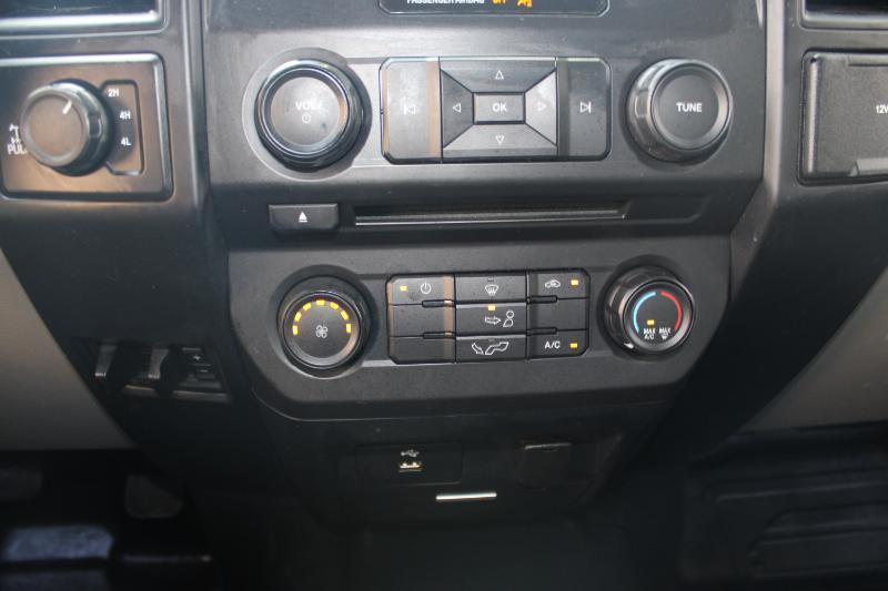 Ford F-150 XL 4WD SuperCab 8' Box 2017