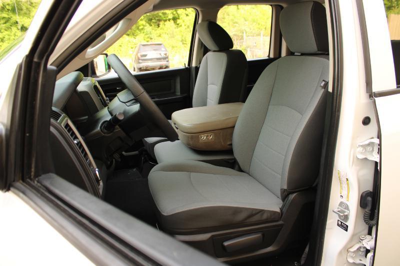 RAM 1500 Classic Tradesman 4x2 Quad Cab 6'4" Box 2021