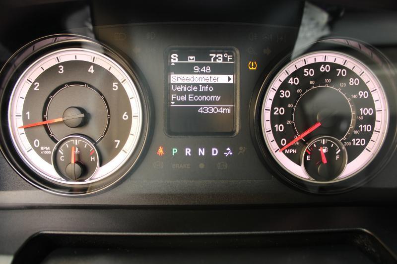 RAM 1500 Classic Tradesman 4x2 Quad Cab 6'4" Box 2021