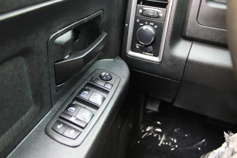 RAM 1500 Classic Tradesman 4x2 Quad Cab 6'4" Box 2021