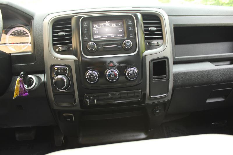 RAM 1500 Classic Tradesman 4x2 Quad Cab 6'4" Box 2021