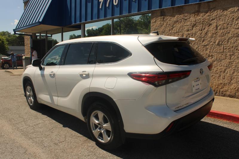 Toyota Highlander Hybrid LE AWD (Natl) 2022