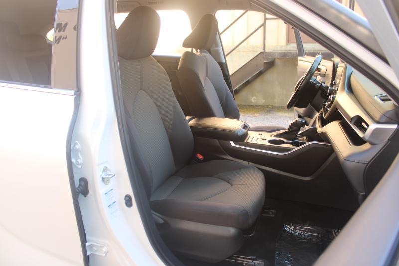 Toyota Highlander Hybrid LE AWD (Natl) 2022