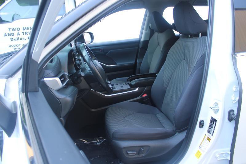 Toyota Highlander Hybrid LE AWD (Natl) 2022