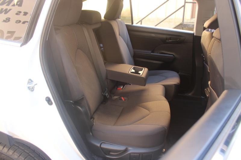 Toyota Highlander Hybrid LE AWD (Natl) 2022