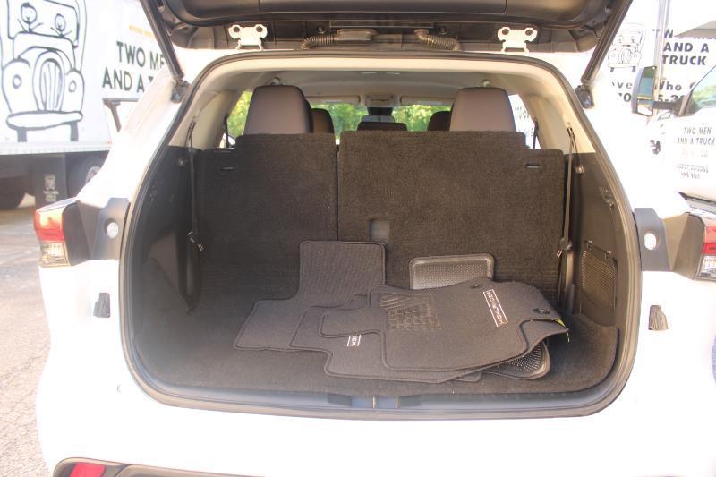 Toyota Highlander Hybrid LE AWD (Natl) 2022