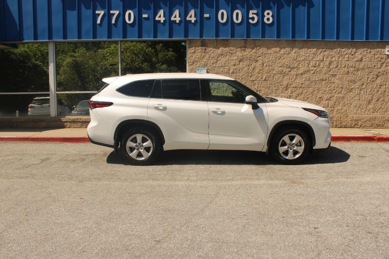 Toyota Highlander Hybrid LE AWD (Natl) 2022