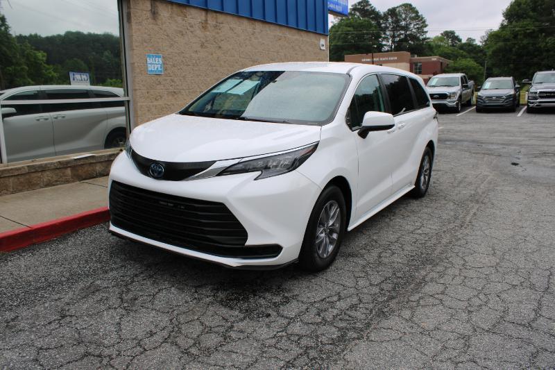 Toyota Sienna LE FWD 8-Passenger (Natl) 2024