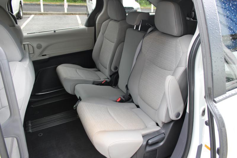 Toyota Sienna LE FWD 8-Passenger (Natl) 2024