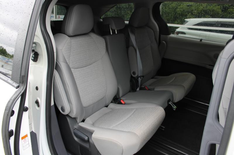 Toyota Sienna LE FWD 8-Passenger (Natl) 2024