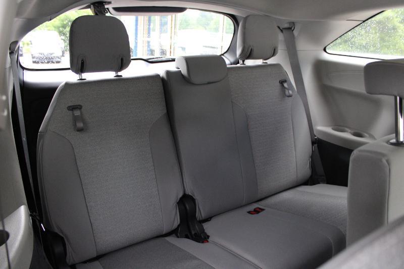 Toyota Sienna LE FWD 8-Passenger (Natl) 2024