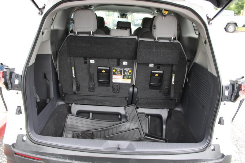Toyota Sienna LE FWD 8-Passenger (Natl) 2024