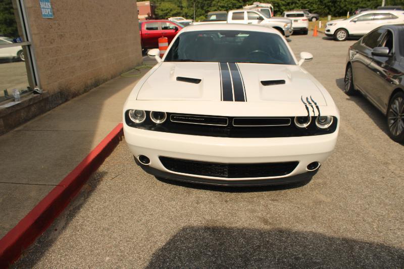 Dodge Challenger SXT RWD 2019