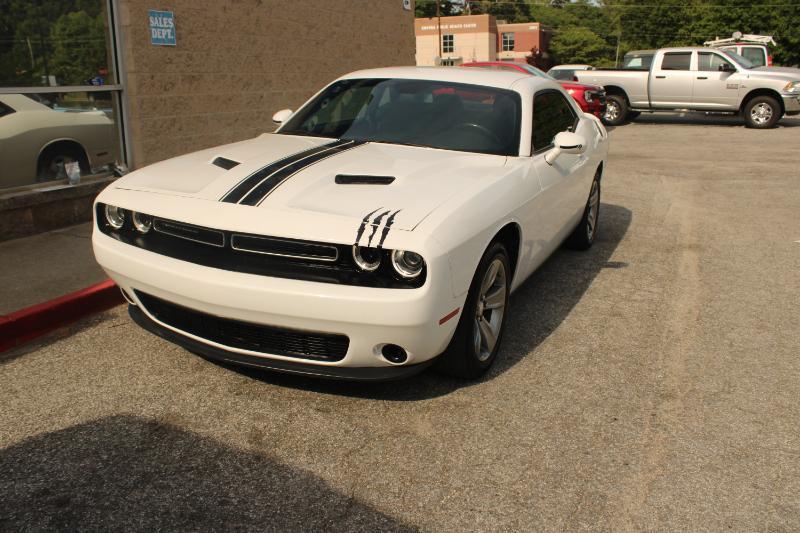 Dodge Challenger SXT RWD 2019