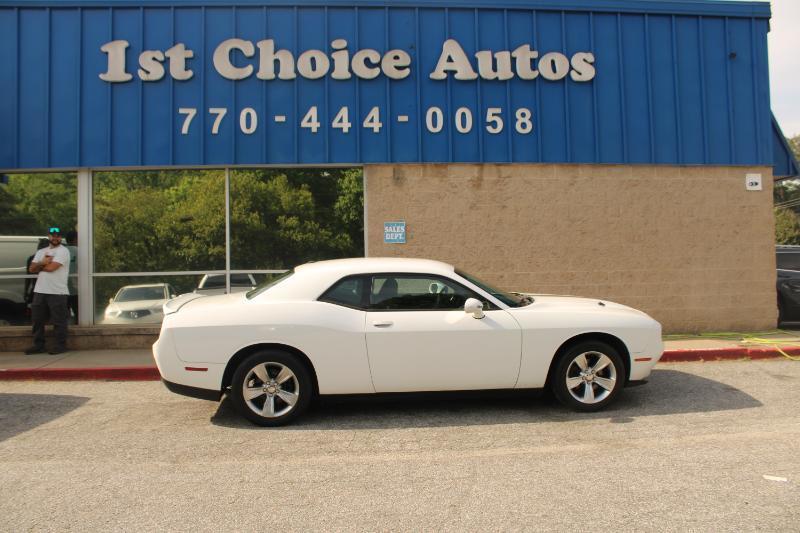 Dodge Challenger SXT RWD 2019