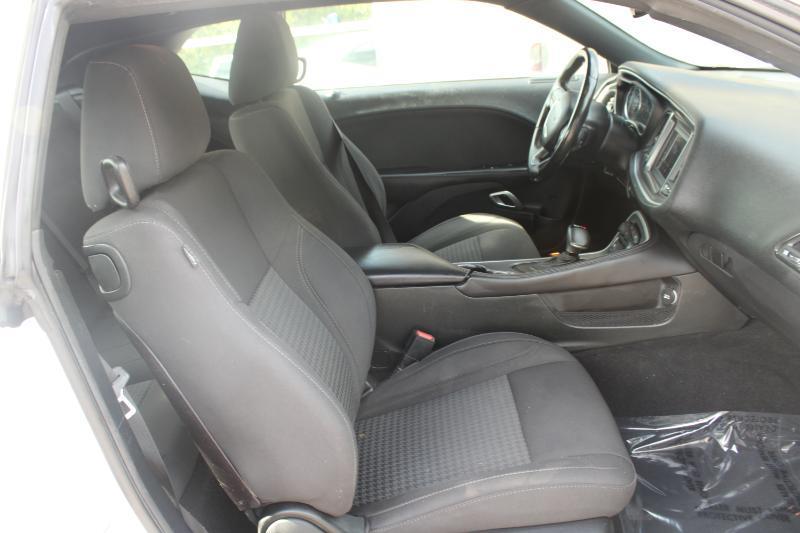 Dodge Challenger SXT RWD 2019