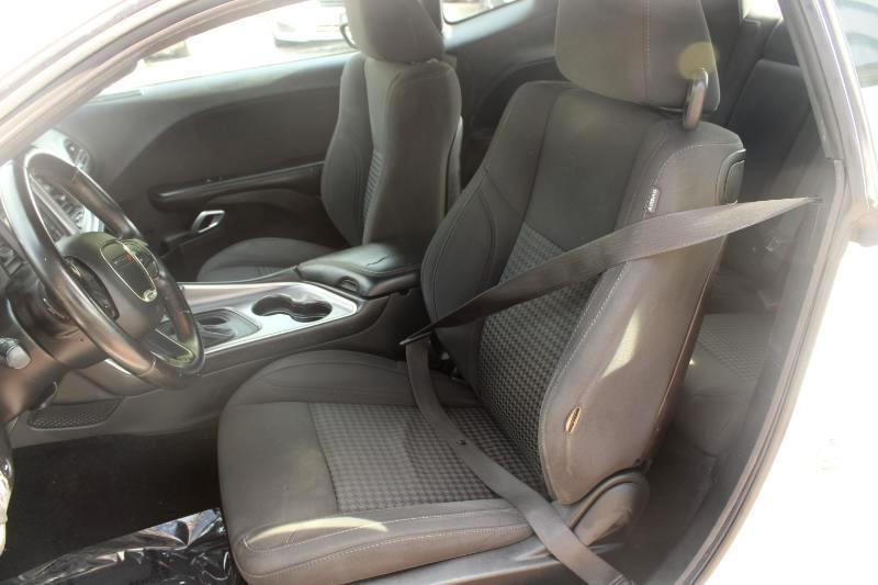 Dodge Challenger SXT RWD 2019