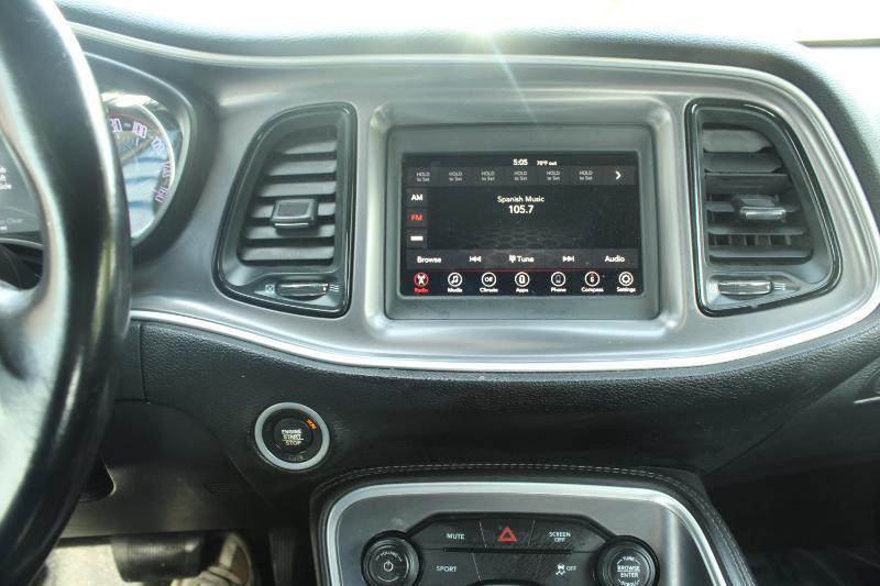 Dodge Challenger SXT RWD 2019