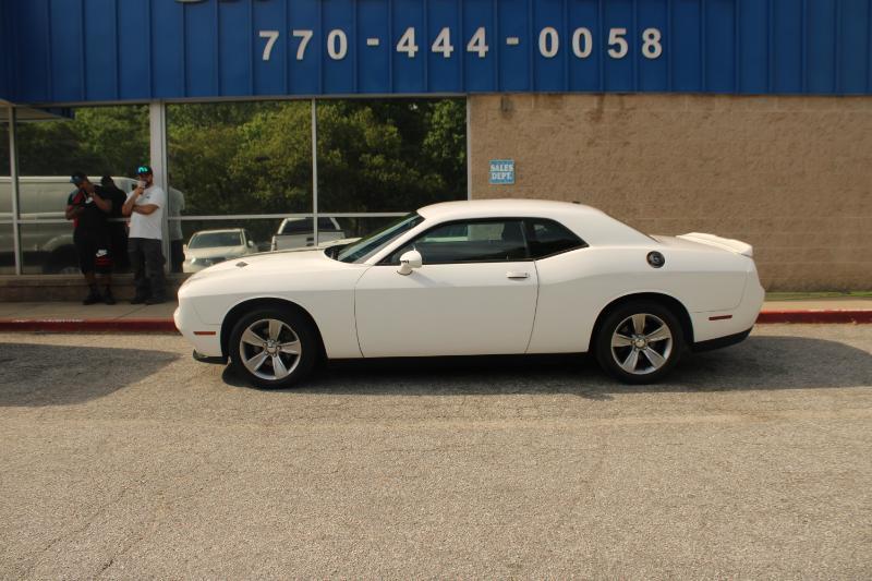 Dodge Challenger SXT RWD 2019