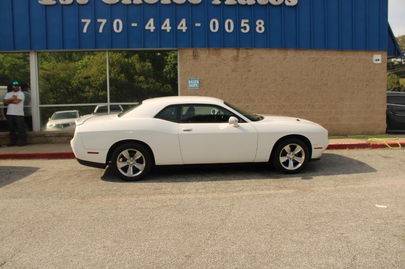 Dodge Challenger SXT RWD 2019