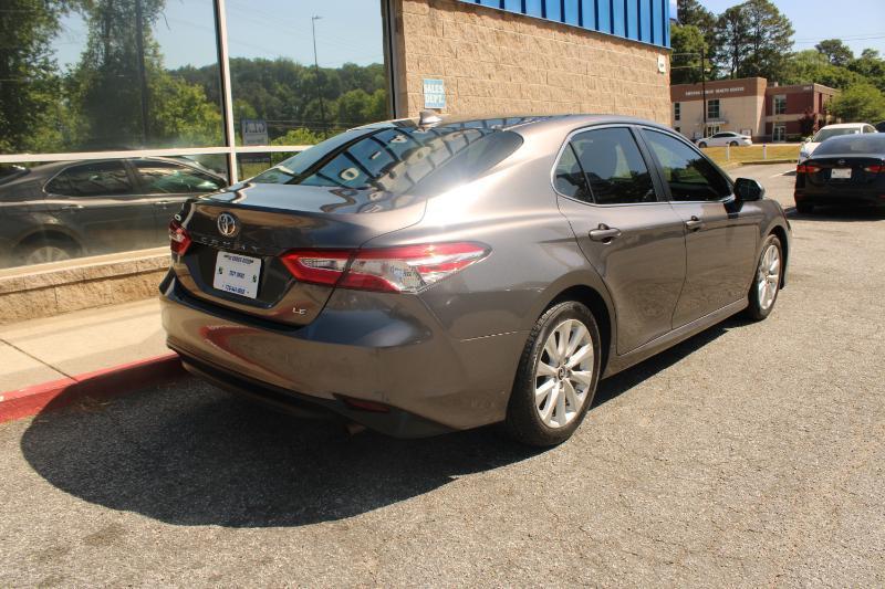 Toyota Camry LE Auto (Natl) 2019