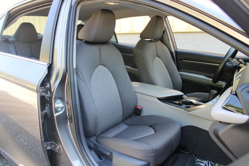 Toyota Camry LE Auto (Natl) 2019