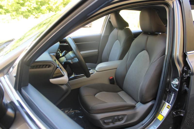 Toyota Camry LE Auto (Natl) 2019