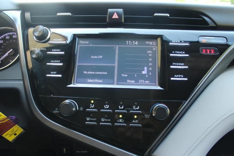 Toyota Camry LE Auto (Natl) 2019