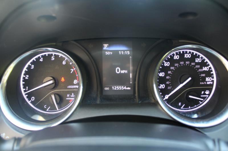 Toyota Camry LE Auto (Natl) 2019