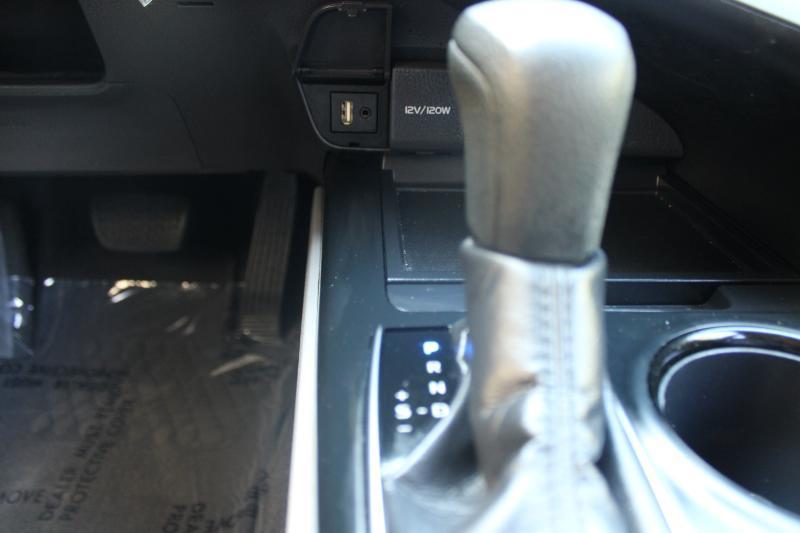 Toyota Camry LE Auto (Natl) 2019