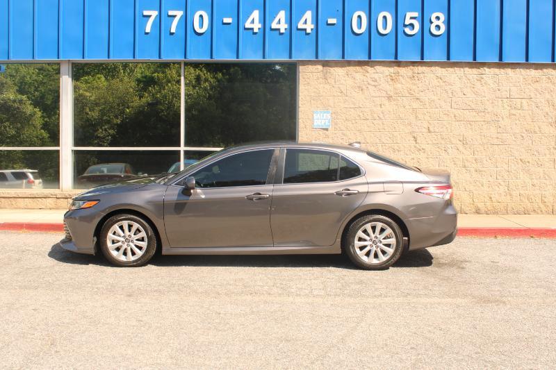 Toyota Camry LE Auto (Natl) 2019