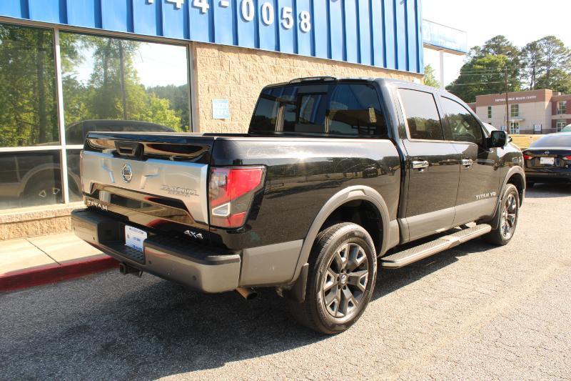 Nissan Titan 4x4 Crew Cab Platinum Reserve 2020