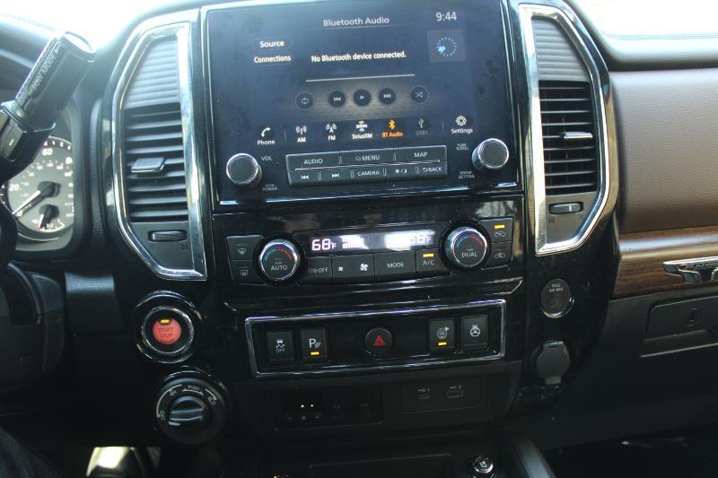 Nissan Titan 4x4 Crew Cab Platinum Reserve 2020