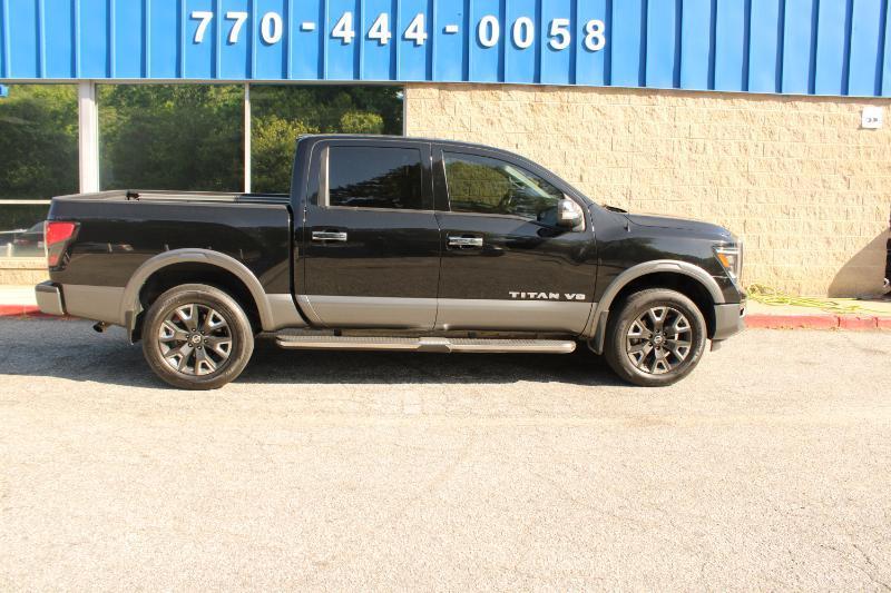 Nissan Titan 4x4 Crew Cab Platinum Reserve 2020