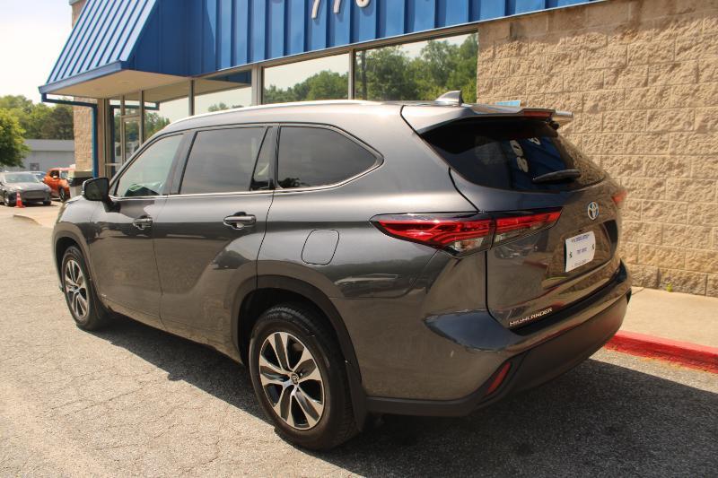 Toyota Highlander Hybrid XLE AWD (Natl) 2022
