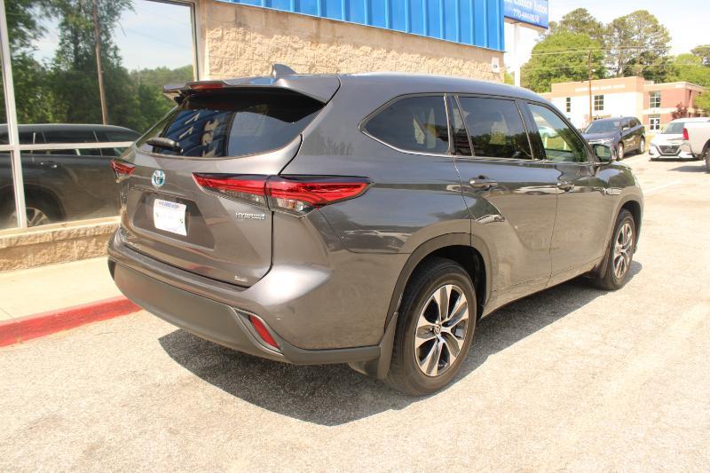 Toyota Highlander Hybrid XLE AWD (Natl) 2022