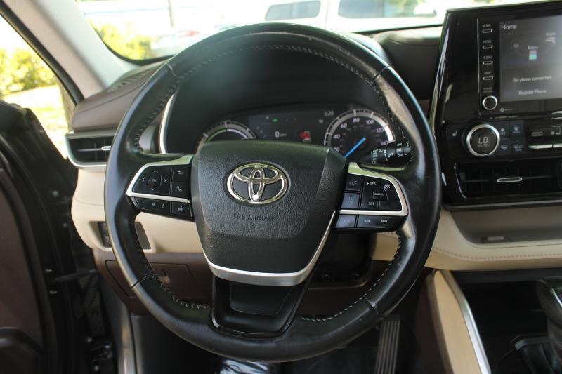 Toyota Highlander Hybrid XLE AWD (Natl) 2022