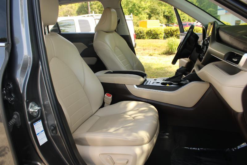 Toyota Highlander Hybrid XLE AWD (Natl) 2022