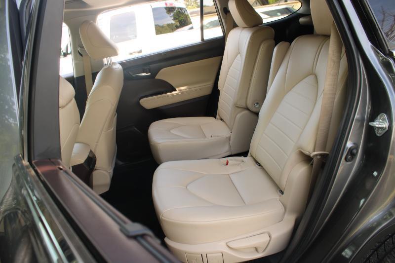 Toyota Highlander Hybrid XLE AWD (Natl) 2022
