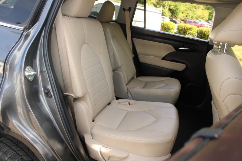 Toyota Highlander Hybrid XLE AWD (Natl) 2022