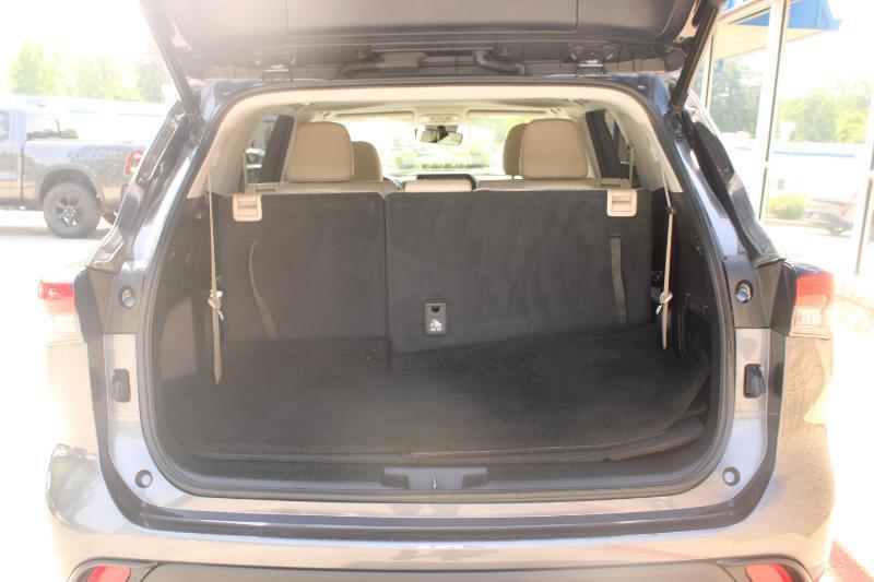 Toyota Highlander Hybrid XLE AWD (Natl) 2022