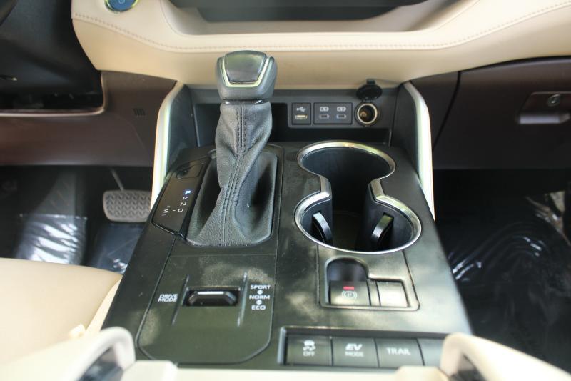 Toyota Highlander Hybrid XLE AWD (Natl) 2022
