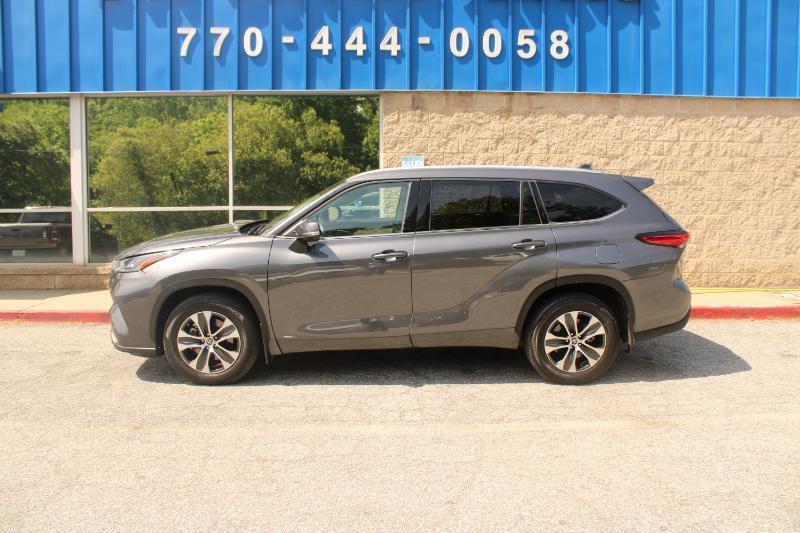 Toyota Highlander Hybrid XLE AWD (Natl) 2022