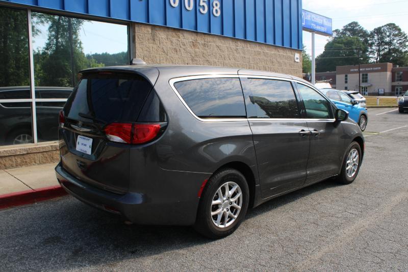 Chrysler Voyager LX FWD 2020