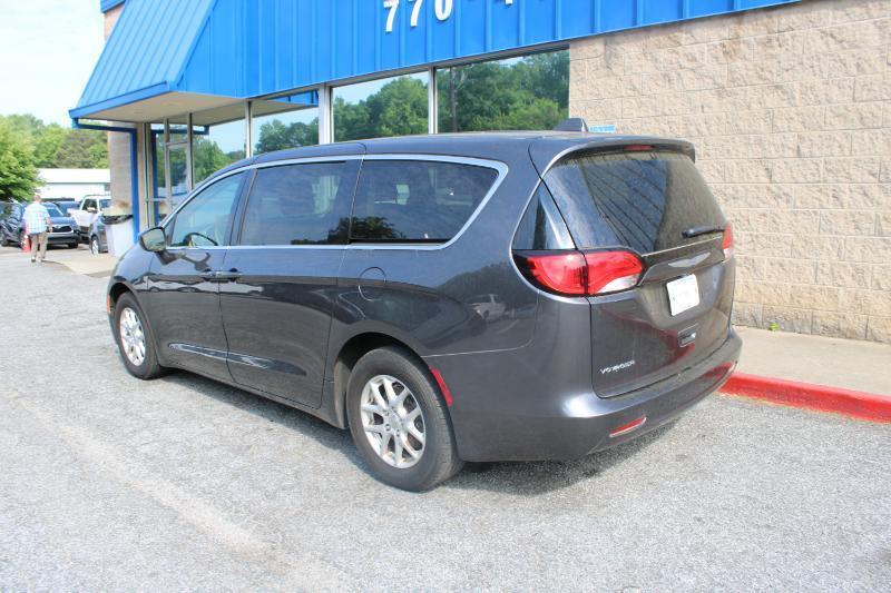 Chrysler Voyager LX FWD 2020