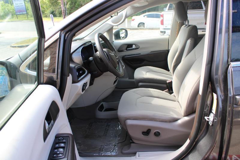 Chrysler Voyager LX FWD 2020