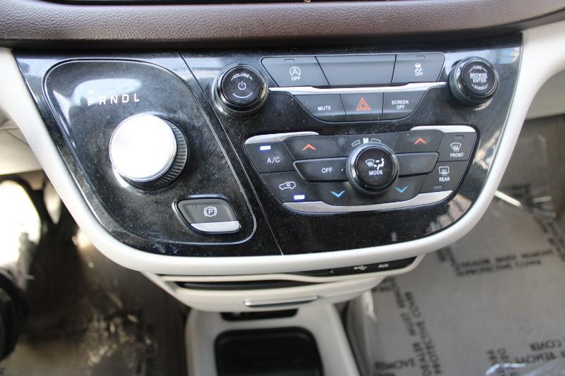 Chrysler Voyager LX FWD 2020